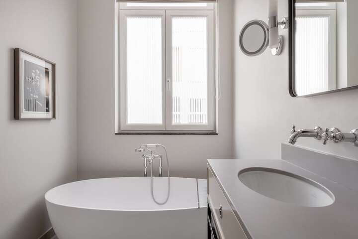 Room 49 of 68
