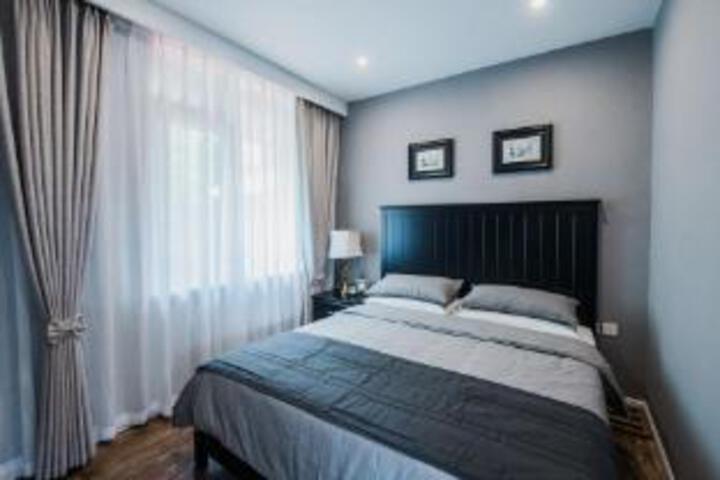 Room 10 of 11