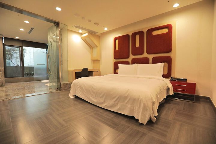 Room 12 of 78