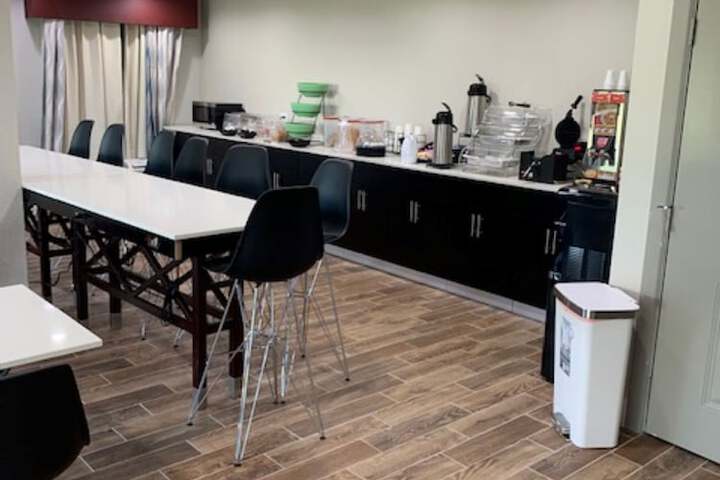 Breakfast area