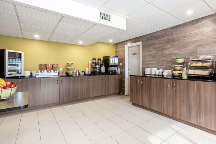 Breakfast/Coffee Service 29 of 33