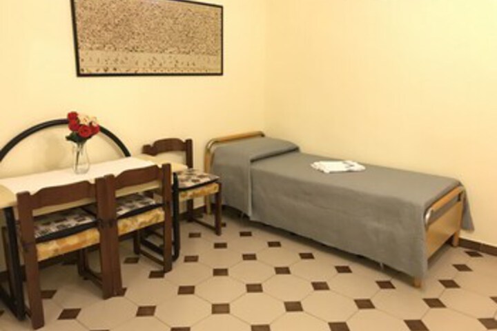Room 15 of 27