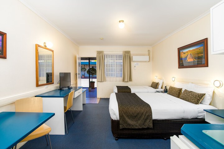 Room 9 of 23
