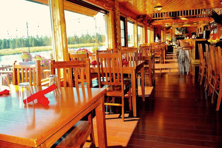 Dining 93 of 111