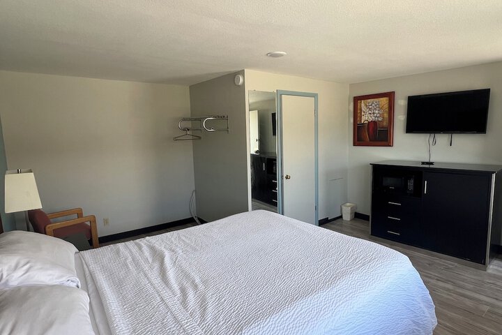 Room 7 of 14