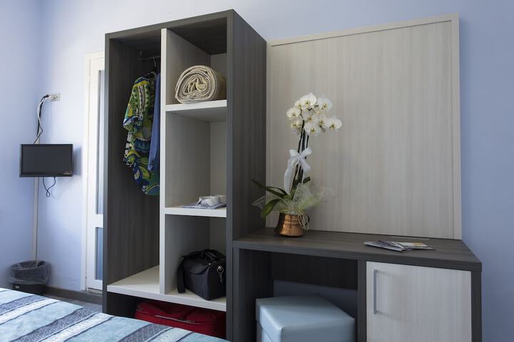 Room 20 of 77