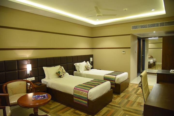 Room 30 of 104