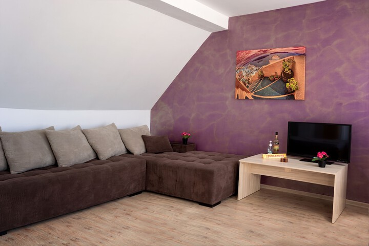 Room 17 of 53