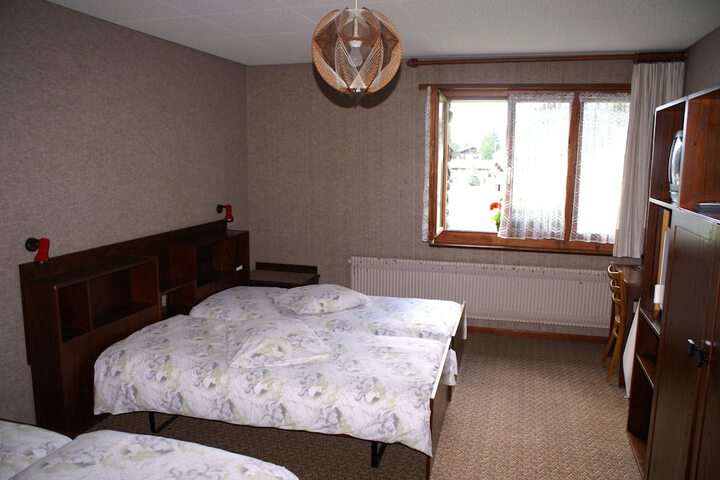 Room 3 of 48
