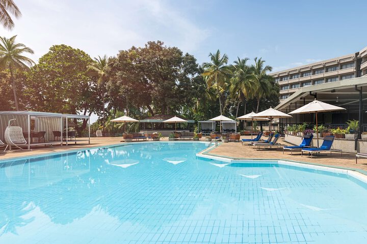 Hotel with Pool