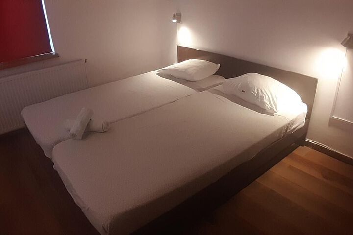 Room 65 of 86