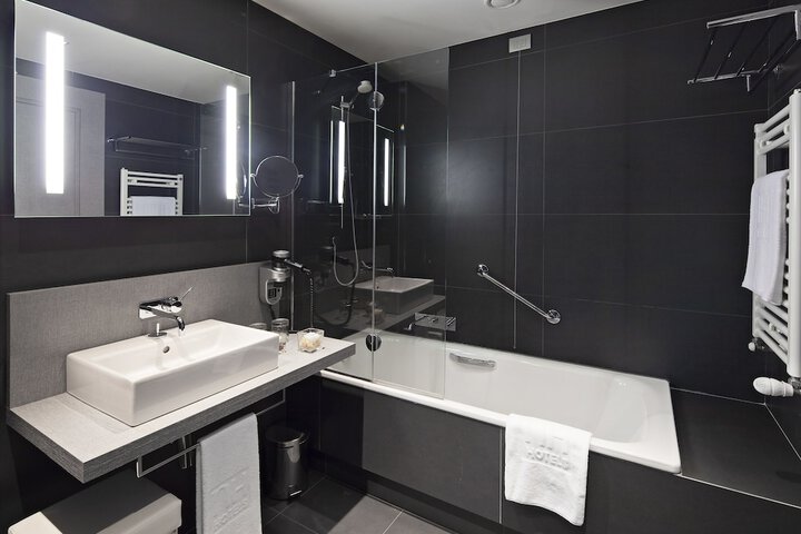 Room 15 of 41