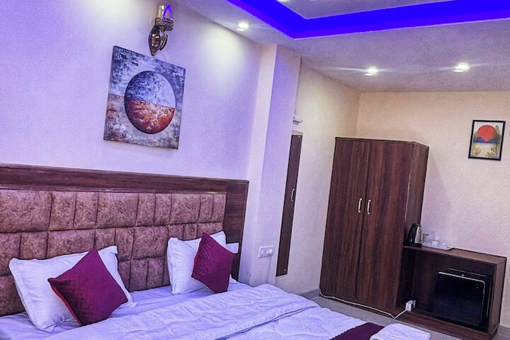 Hotel The Luxeblue Shimla Mountain View
