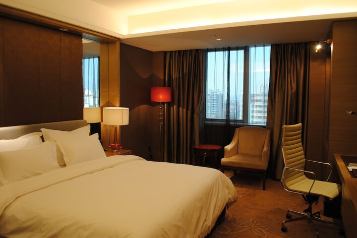 Room 4 of 51