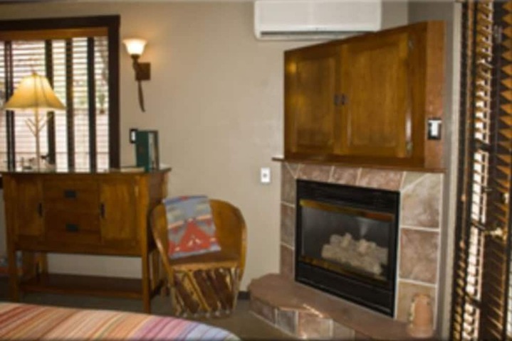Room 6 of 150