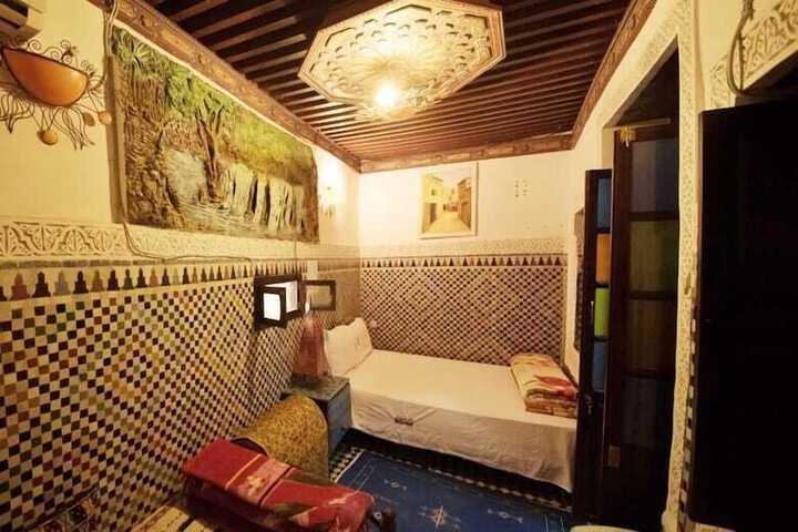 Room 6 of 37
