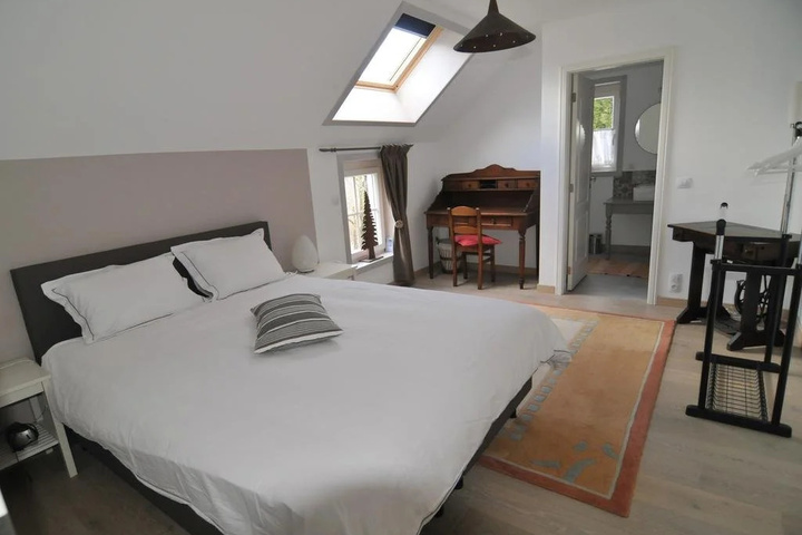 Room 3 of 15