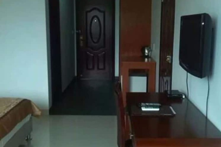 Room 15 of 26