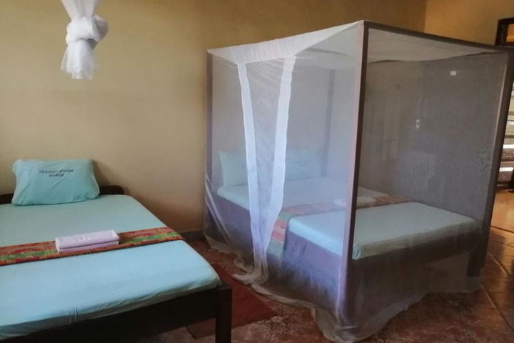 Room 10 of 21