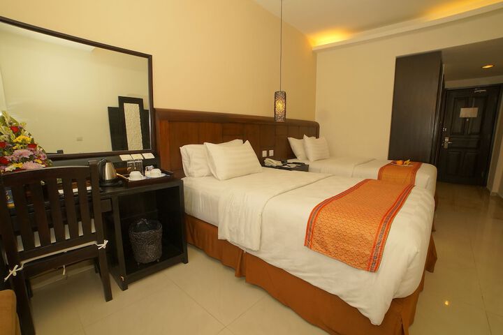 Room 12 of 85