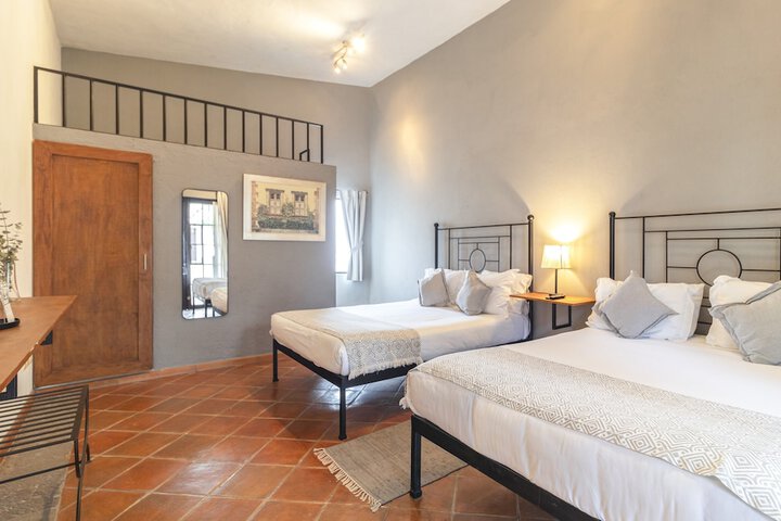 Room 45 of 148