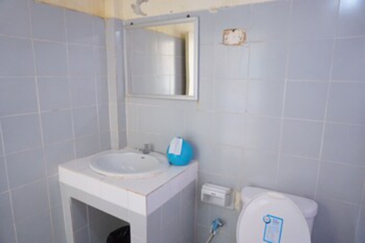 Room 6 of 45