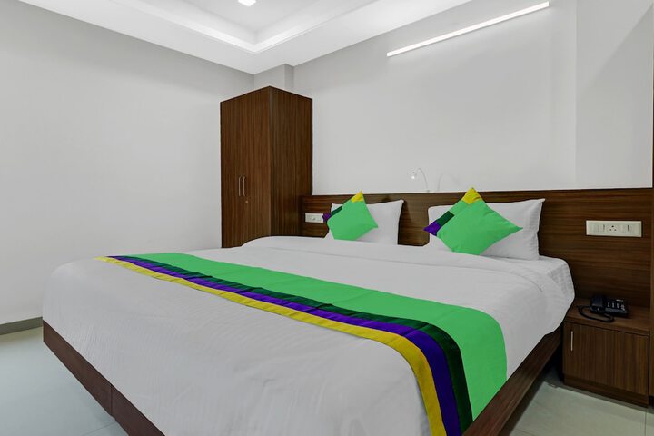 Room 8 of 31