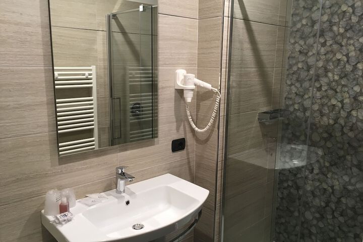 Room 44 of 69