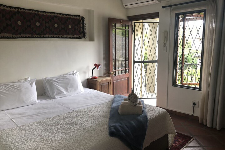 Room 28 of 103