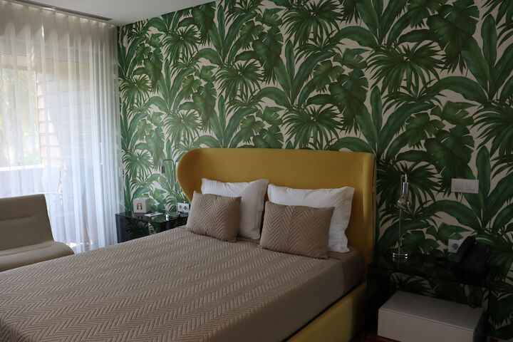 Room 11 of 43