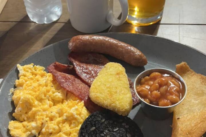 Breakfast/Coffee Service 100 of 142