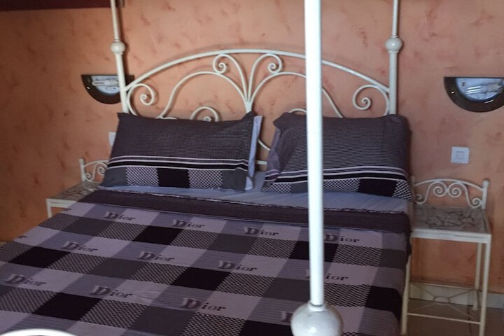 Room 12 of 24
