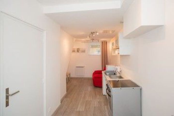 Room 102 of 109