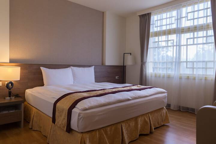 Room 14 of 37