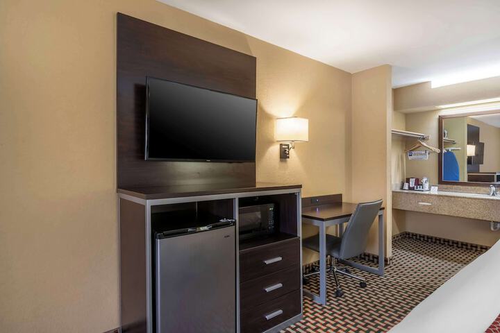 Room 16 of 29