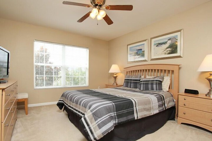 Room 7 of 26