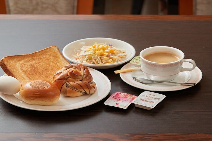 Dining 76 of 102