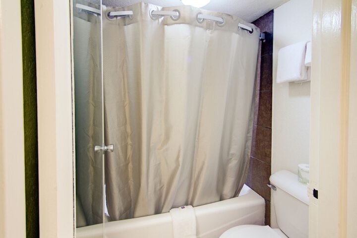 Room 10 of 29