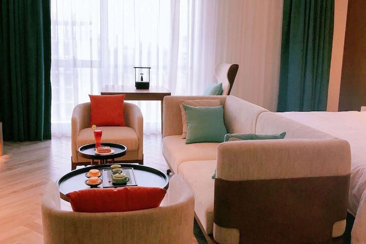 Room 10 of 51