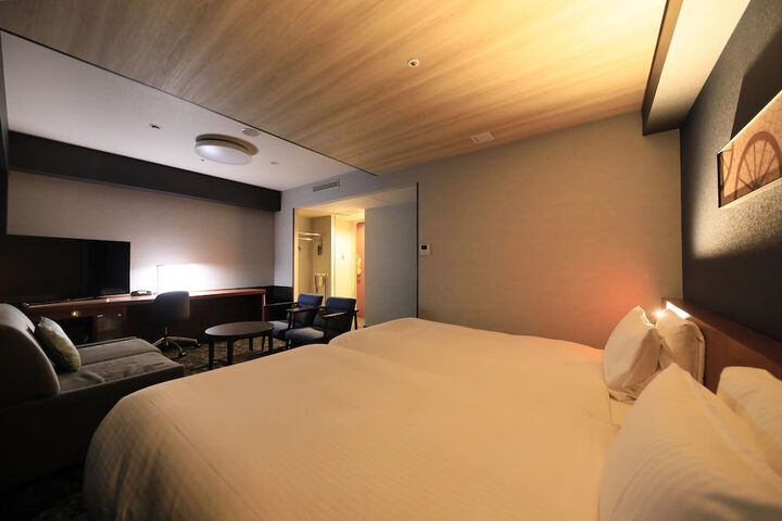 Room 18 of 43