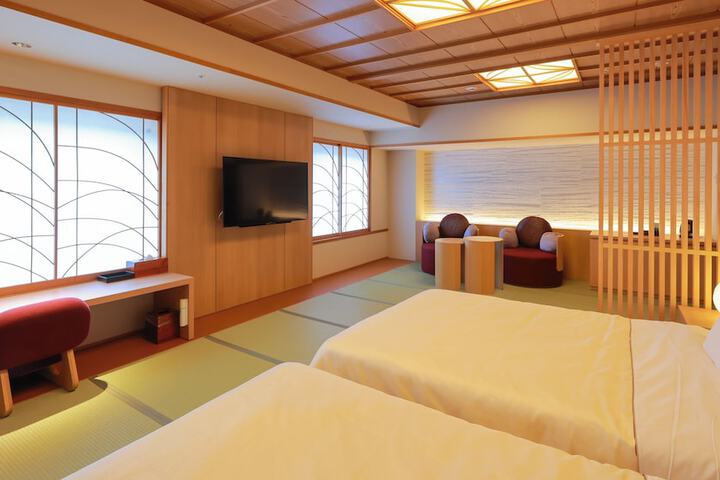 Room 11 of 27