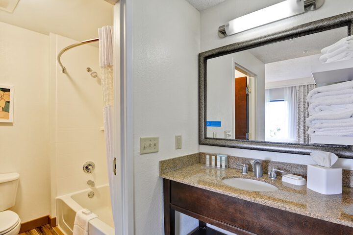 Room 21 of 43