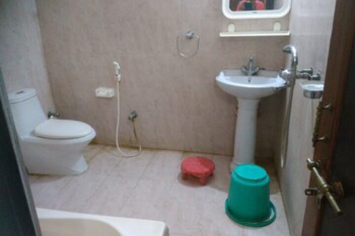 Room 2 of 7