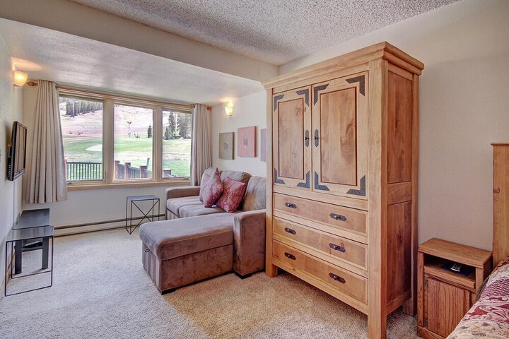 Room 4 of 39