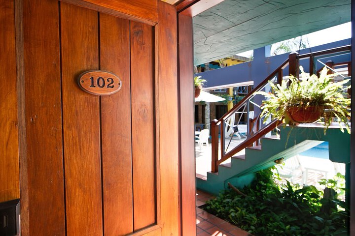 Room 10 of 80