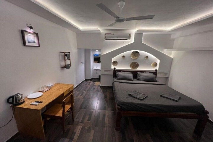 Room 18 of 31