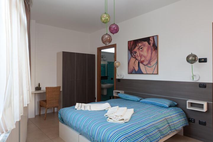 Room 8 of 46