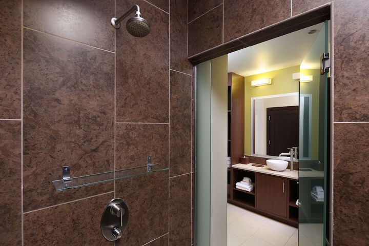 Bathroom shower