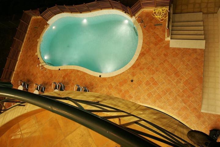 Hotel Pool