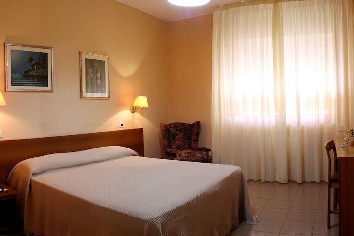 Room 7 of 37